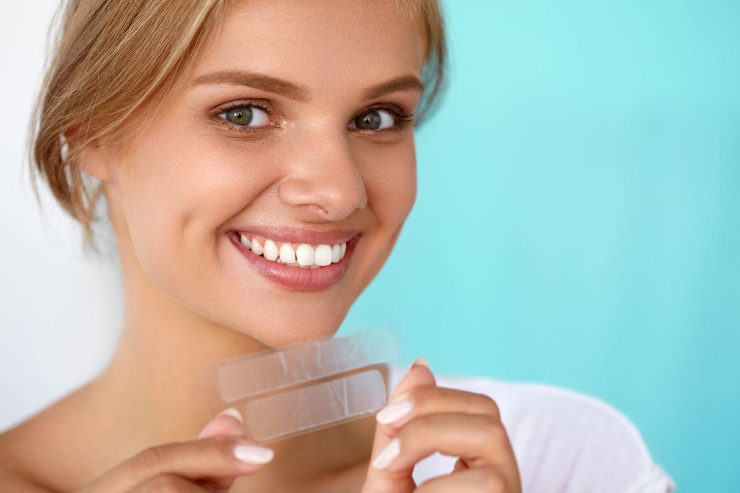 6 Home Remedies to Whiten Teeth
